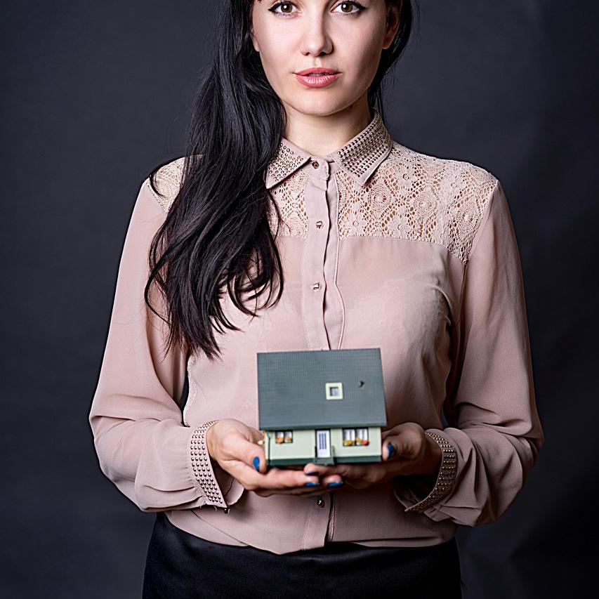 Lucia Bednárová, realitná maklérka